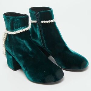 Maison Margiela Elegant Green Velvet Ankle Boots with Pearl Detail